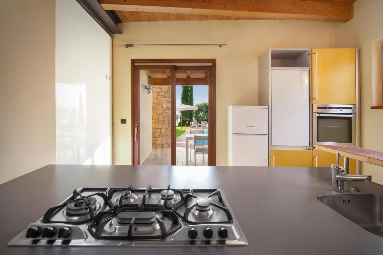 Villa Cipressi-Piscina-Whirpool-Sana Malcesine Esterno foto