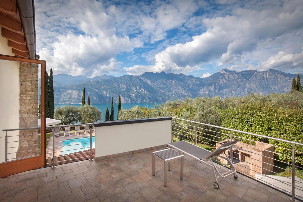 Villa Cipressi-Piscina-Whirpool-Sana Malcesine Esterno foto
