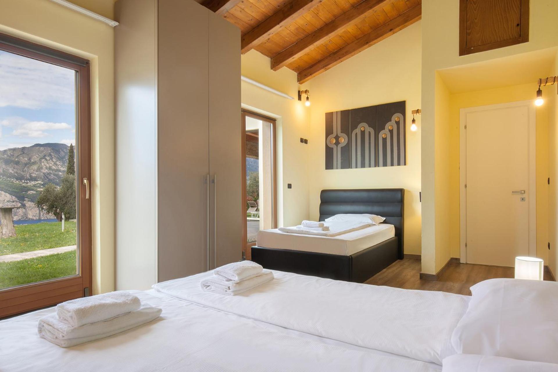 Villa Cipressi-Piscina-Whirpool-Sana Malcesine Esterno foto