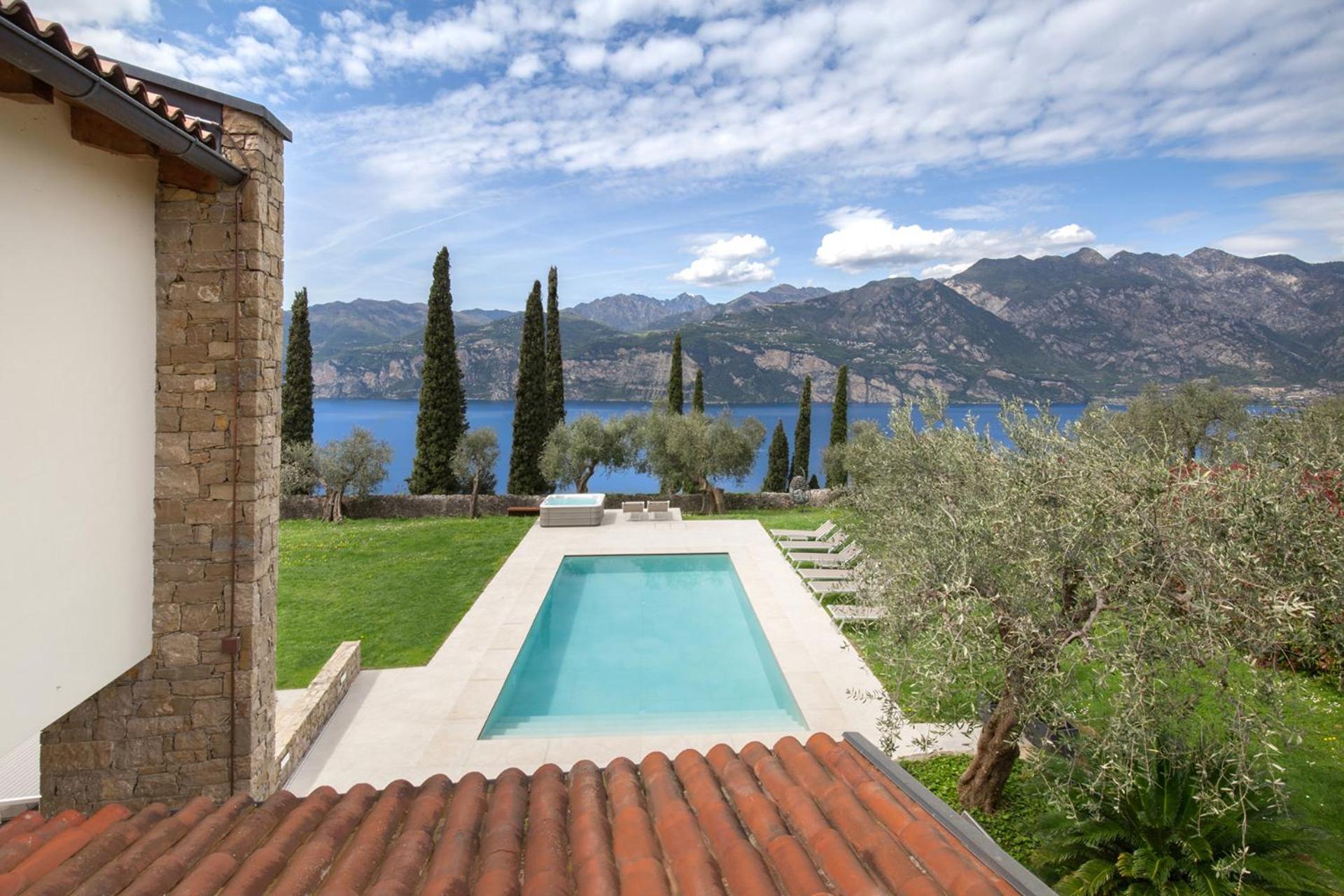 Villa Cipressi-Piscina-Whirpool-Sana Malcesine Esterno foto