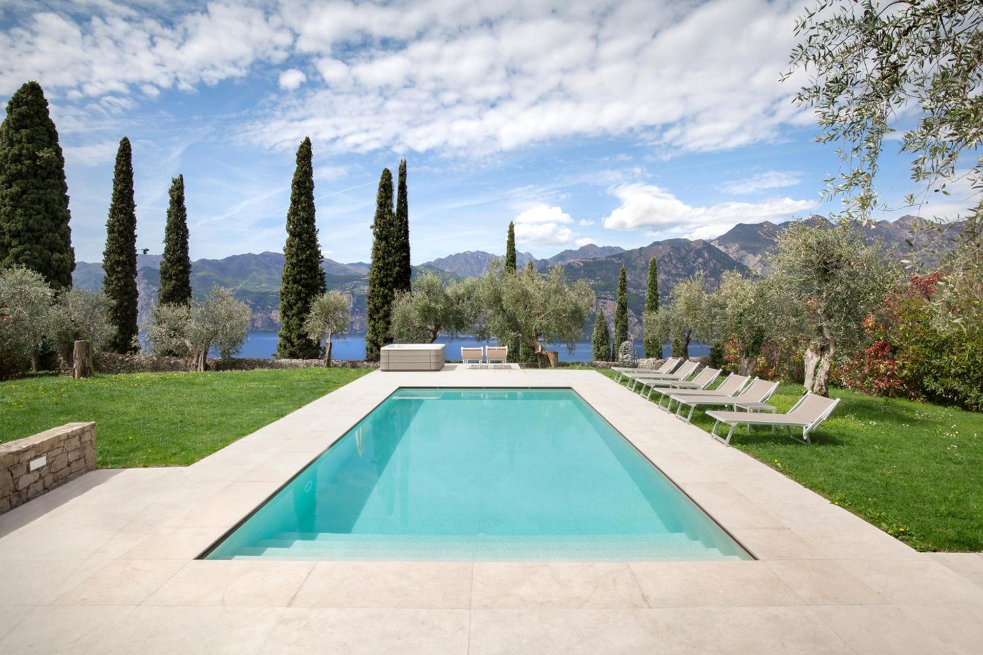 Villa Cipressi-Piscina-Whirpool-Sana Malcesine Esterno foto