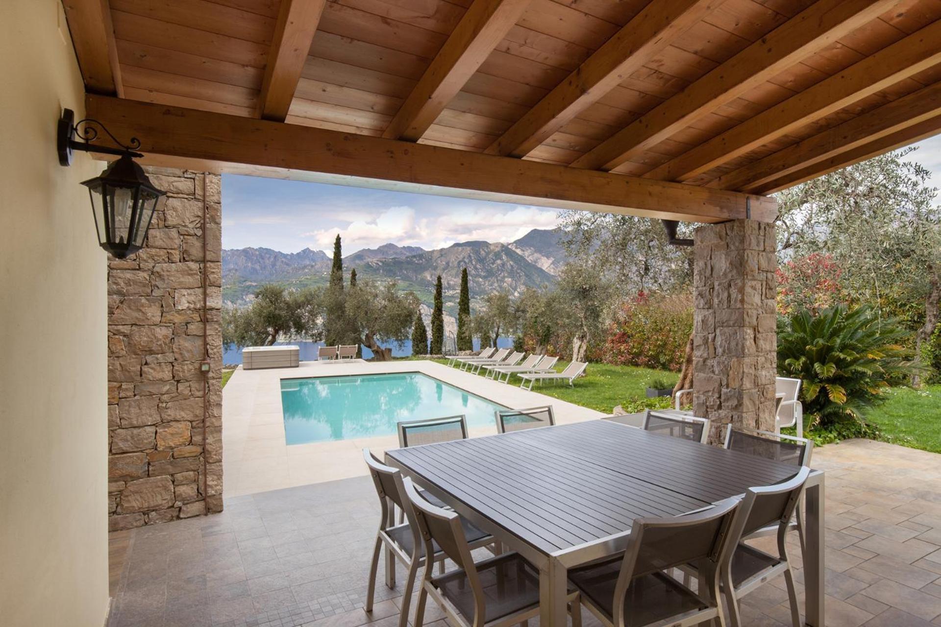 Villa Cipressi-Piscina-Whirpool-Sana Malcesine Esterno foto