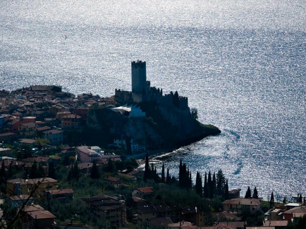Villa Cipressi-Piscina-Whirpool-Sana Malcesine Esterno foto