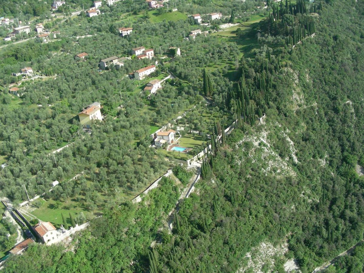Villa Cipressi-Piscina-Whirpool-Sana Malcesine Esterno foto